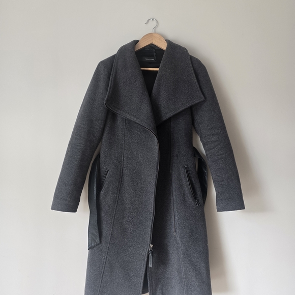 Elegant Gray Mackage Wool Coat With Detachtable Collar and Leather Belt - Picture 2 of 7